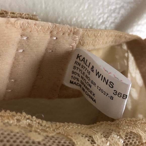 ✨NWT Kali & Wins Floral Lace Nude Bra✨ - Picture 5 of 5